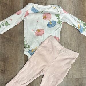 ✨Burt's Bees Baby White Floral Pumpkin Bodysuit with Pink Pants